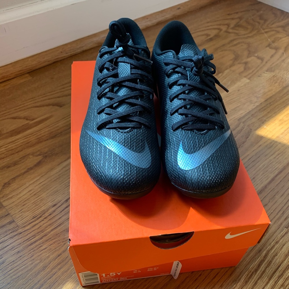 Nike Jr Vapor 12 Cleats 1.5Y